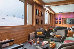 Modern Twin Room With Ski Facilities
