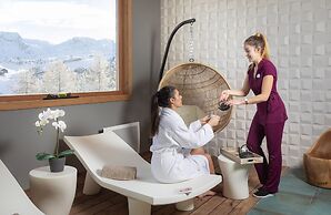 Modern Twin Room With Ski Facilities