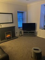 High Street House Sleeps 4 With Parking