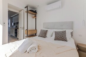 White Angels by Portas do Sol Apartments