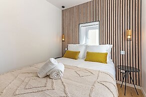 White Angels by Portas do Sol Apartments