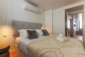 White Angels by Portas do Sol Apartments