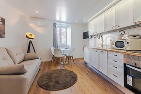 White Angels by Portas do Sol Apartments