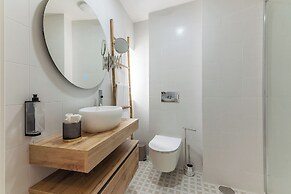 White Angels by Portas do Sol Apartments