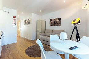 White Angels by Portas do Sol Apartments
