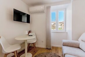 White Angels by Portas do Sol Apartments