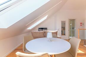 White Angels by Portas do Sol Apartments
