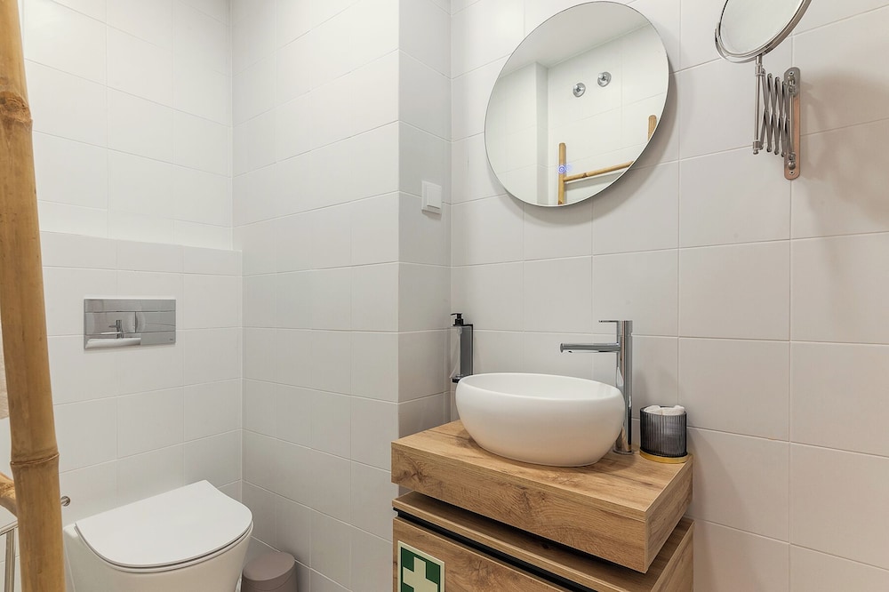 White Angels by Portas do Sol Apartments