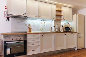 White Angels by Portas do Sol Apartments