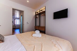 White Angels by Portas do Sol Apartments