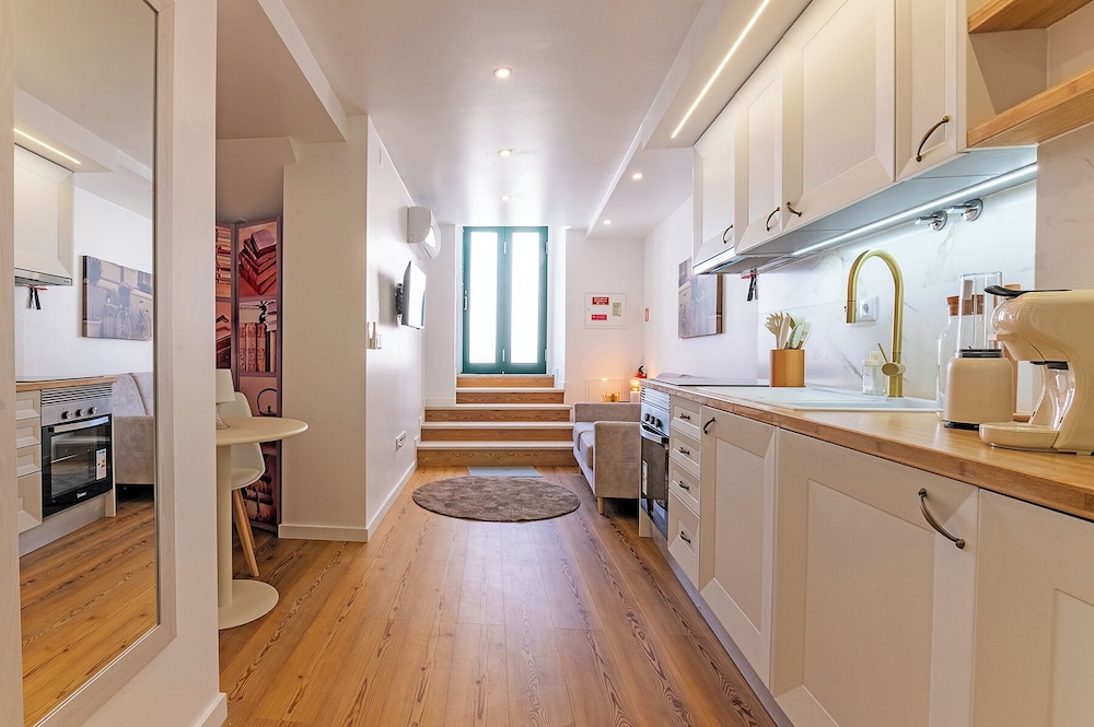 White Angels by Portas do Sol Apartments