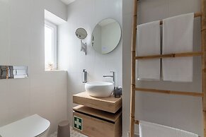 White Angels by Portas do Sol Apartments