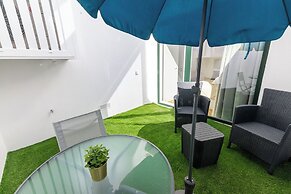 White Angels by Portas do Sol Apartments