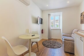 White Angels by Portas do Sol Apartments