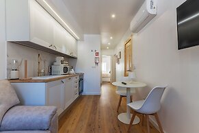 White Angels by Portas do Sol Apartments