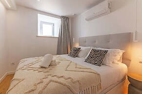 White Angels by Portas do Sol Apartments