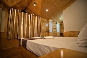 Mountainshack Riverside Stay & Cafe