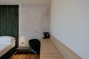 Octantis Signature Rooms