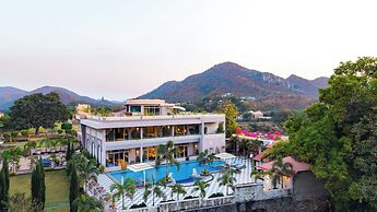 ELIVAAS Prive Mountain Creek 1 Luxe Room