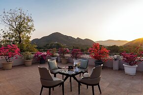 ELIVAAS Prive Mountain Creek 1 Luxe Room