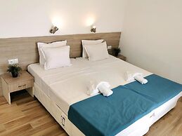 Largo Beach Hotel