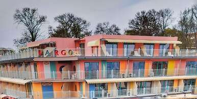 Largo Beach Hotel