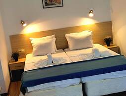 Largo Beach Hotel