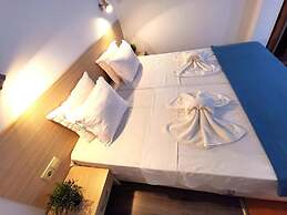 Largo Beach Hotel