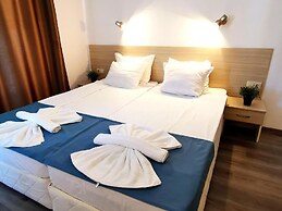 Largo Beach Hotel