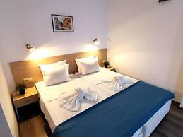 Largo Beach Hotel