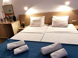 Largo Beach Hotel