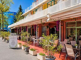 Largo Beach Hotel