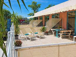 Largo Beach Hotel