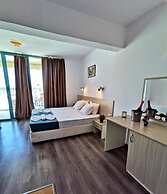 Largo Beach Hotel