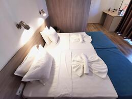 Largo Beach Hotel