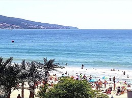Largo Beach Hotel