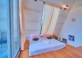 Cucuu Nest Conoor by VOYE HOMES