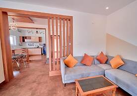 Cucuu Nest Conoor by VOYE HOMES