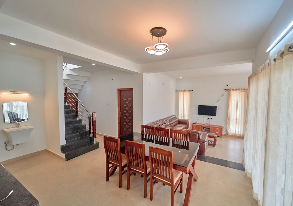 Cucuu Nest Conoor by VOYE HOMES
