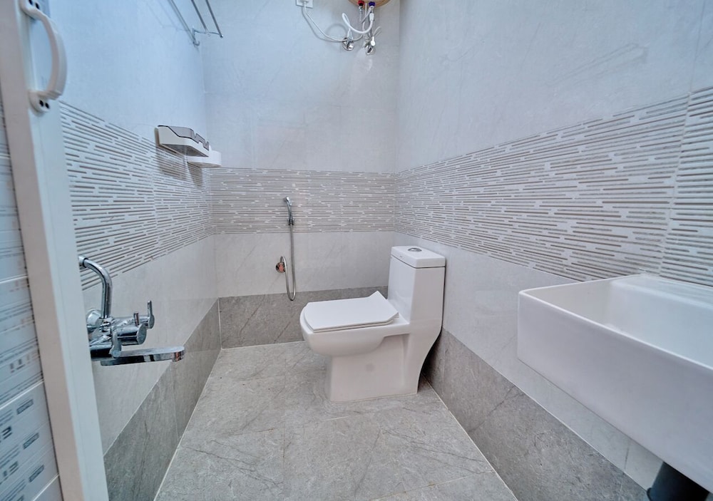 Cucuu Nest Conoor by VOYE HOMES