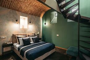 The Gallery Suites by Fragola Collection