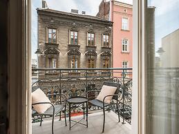 The Gallery Suites by Fragola Collection
