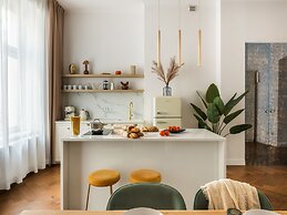 The Gallery Suites by Fragola Collection