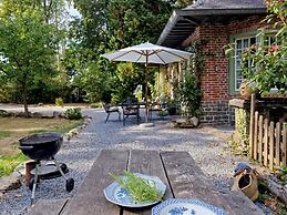 Historic Romantic Pavilion Retreat for 4
