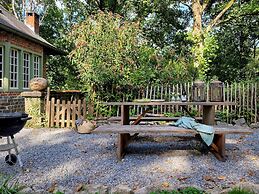 Historic Romantic Pavilion Retreat for 4
