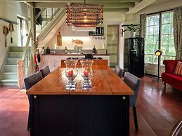 Historic Romantic Pavilion Retreat for 4