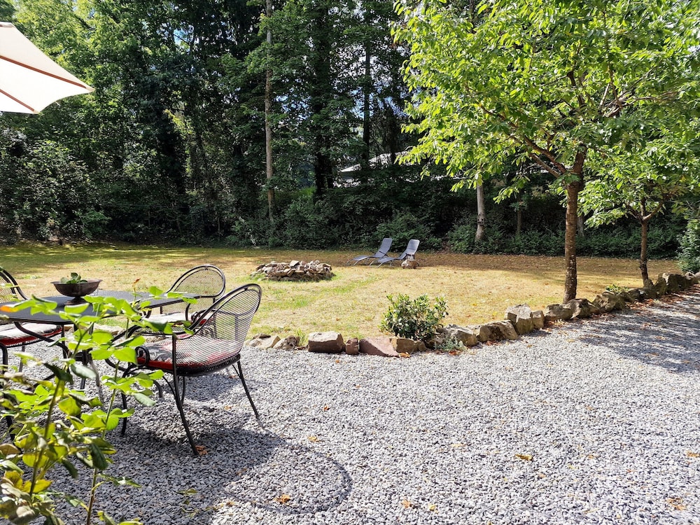 Historic Romantic Pavilion Retreat for 4