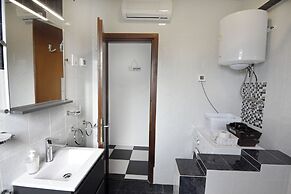 Stylish Renovated Vacation Flat With Terrace