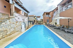 Perfect Holiday Apartment With Pool