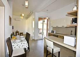 Perfect Holiday Apartment With Pool